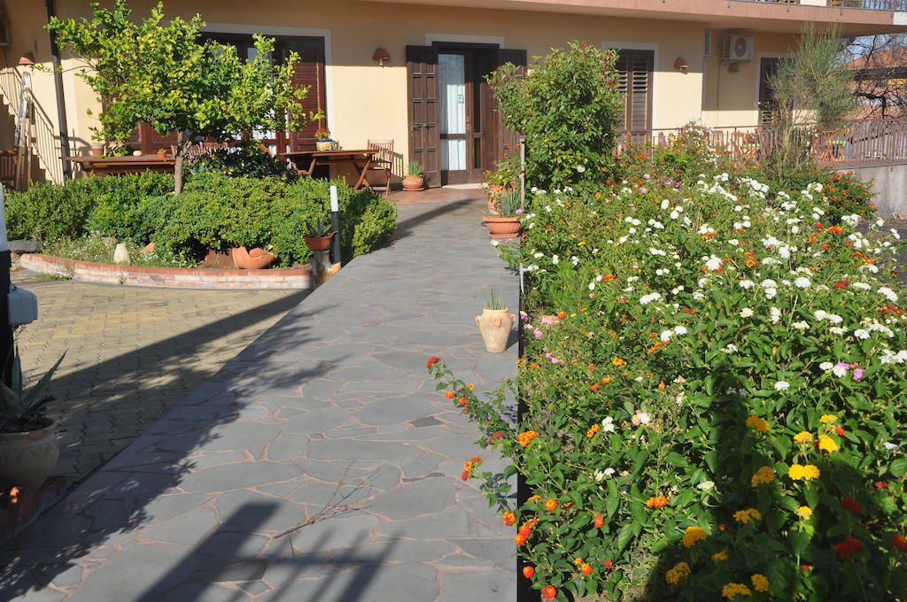 Etna Torre Del Grifo Bed and Breakfast Mascalucia Exteriör bild