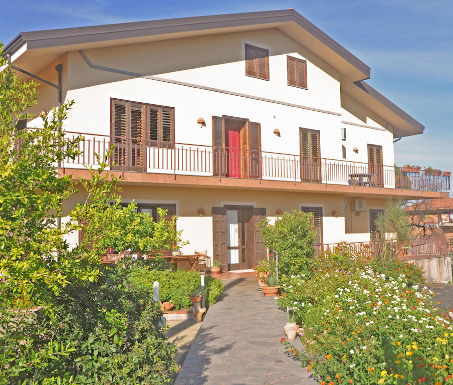 Etna Torre Del Grifo Bed and Breakfast Mascalucia Exteriör bild